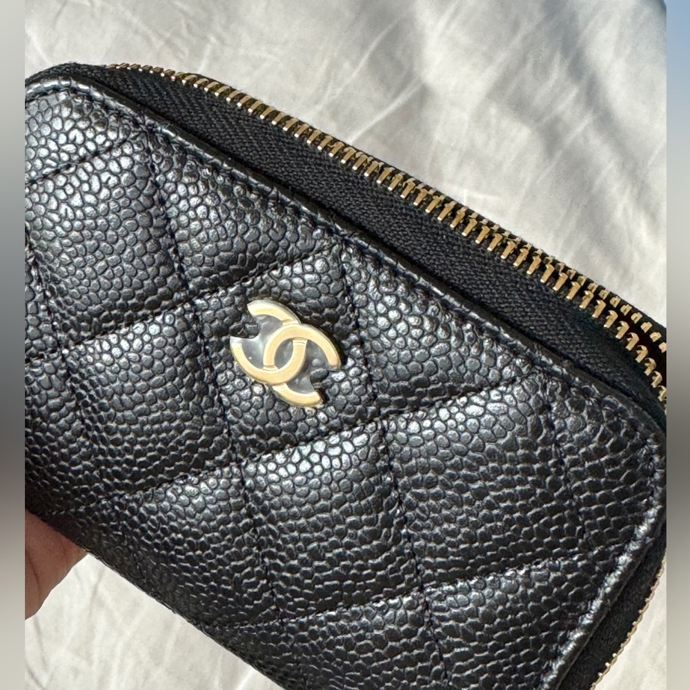 Chanel black caviar cardholder